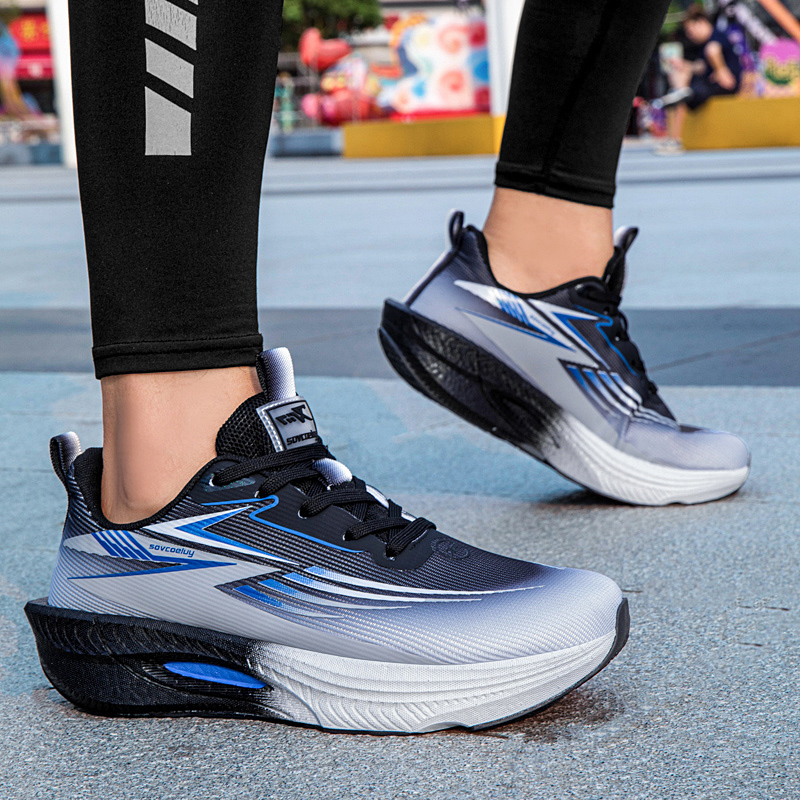 Ademende hardloopschoenen Here - Running Shoe Carbon recensie en prijs